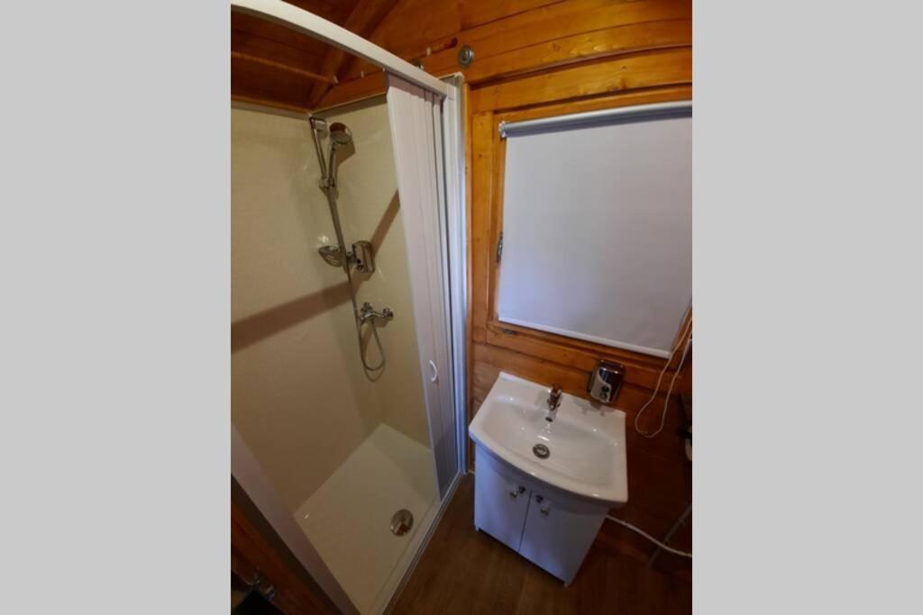 Autarkes Tiny House Mit Rheinblick Daire Rumikon Dış mekan fotoğraf